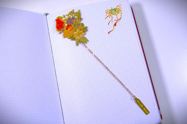 Dahlia Committed Blossom | Golden Bookmark